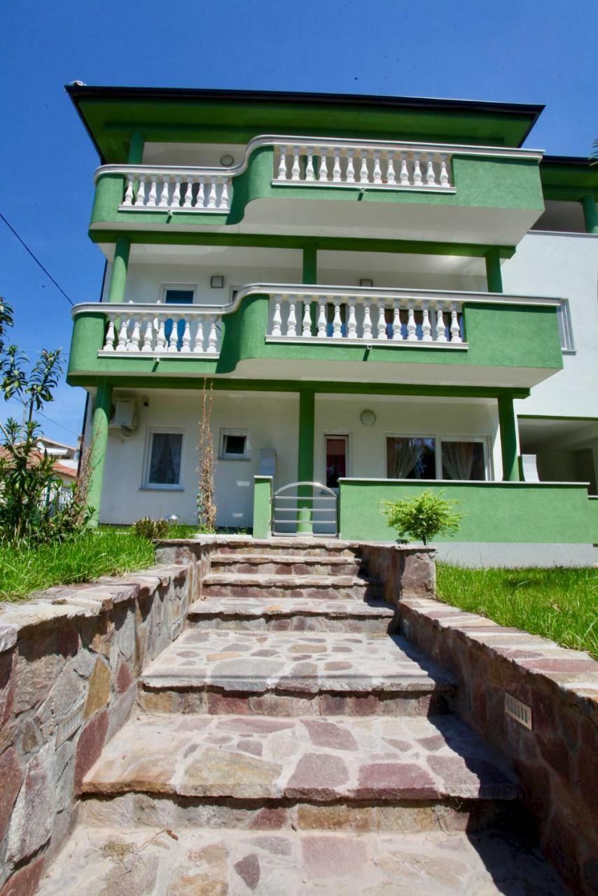 B88 Apartments - Vila Palma Sveti Filip i Jakov Exterior foto