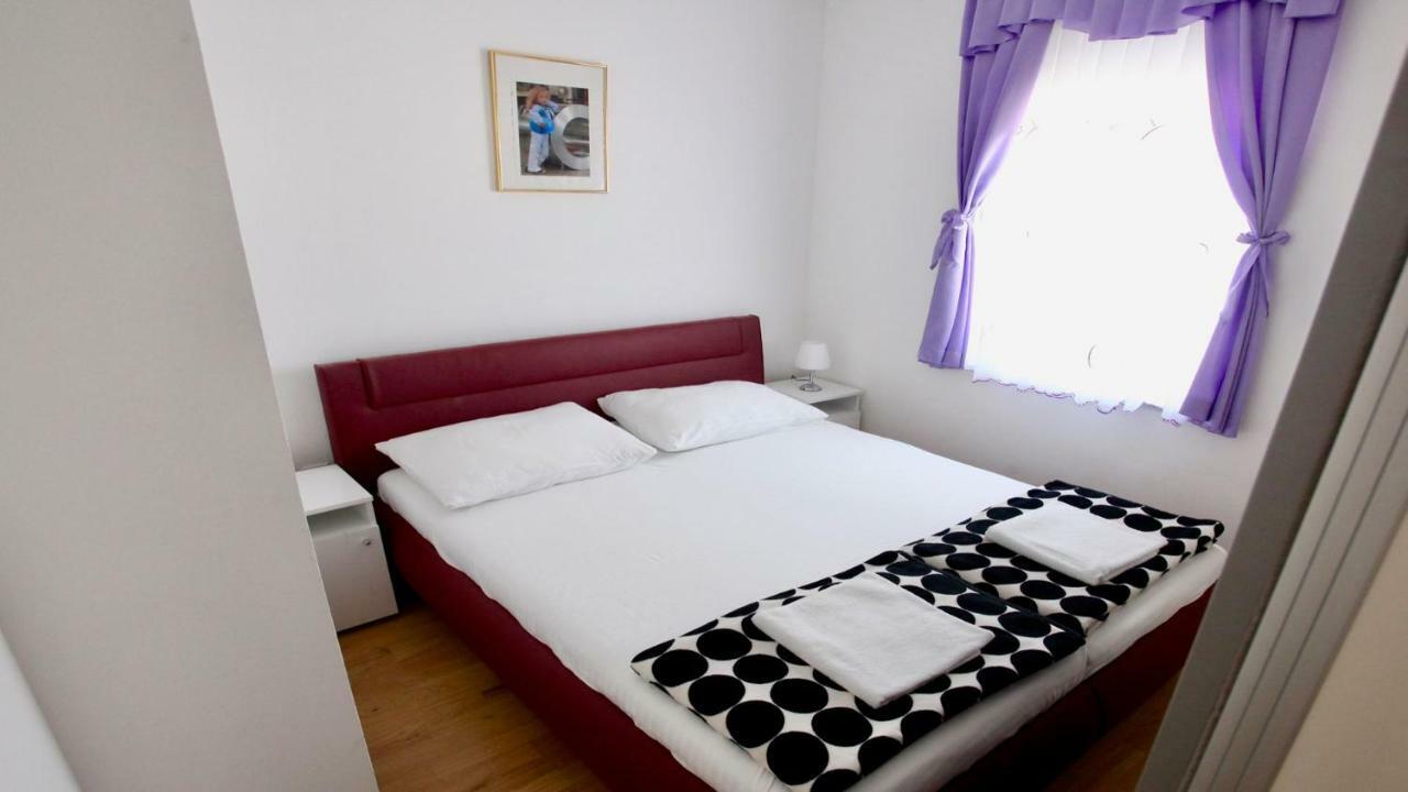 B88 Apartments - Vila Palma Sveti Filip i Jakov Exterior foto