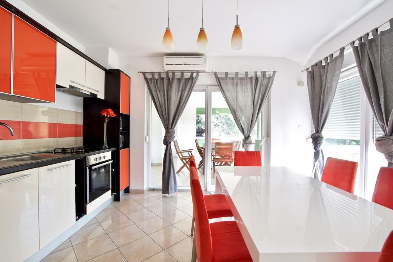 B88 Apartments - Vila Palma Sveti Filip i Jakov Exterior foto