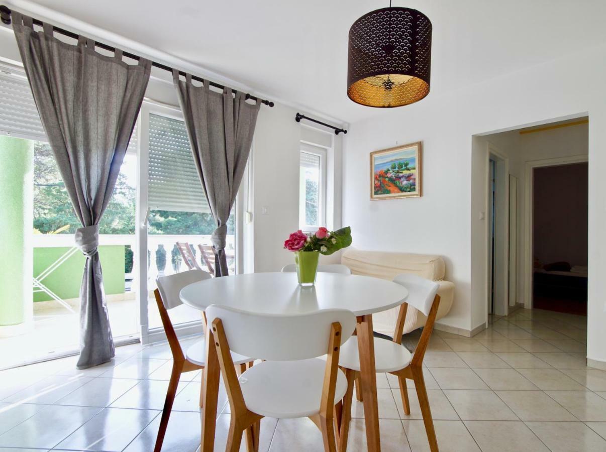B88 Apartments - Vila Palma Sveti Filip i Jakov Exterior foto